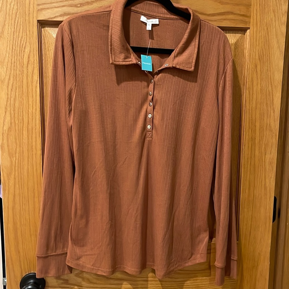 Maurice’s women’s large chestnut colored snap front pullover NWT
